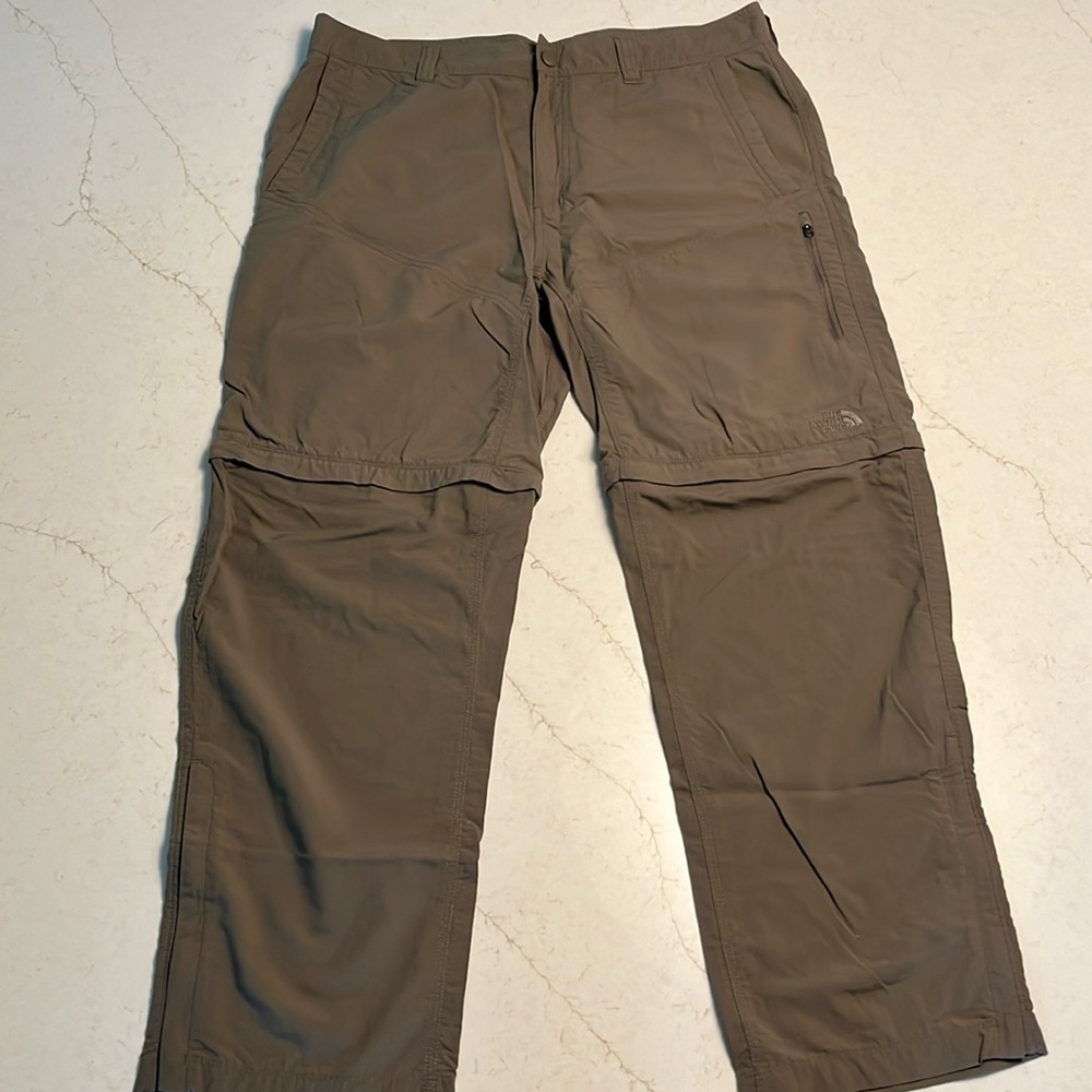 The North Face Men’s zipper convertible pants shorts